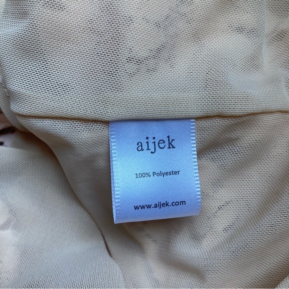 Aijek Short Sleeve Scalloped Hem Blush Floral Lace Blouse size 3 - Picture 4 of 6